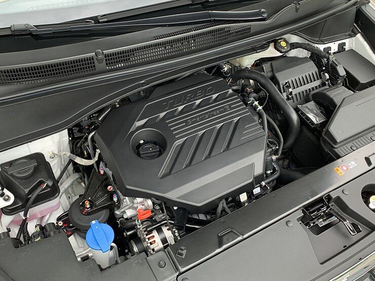 Khoang cabin rộng rãi của Hyundai Custin