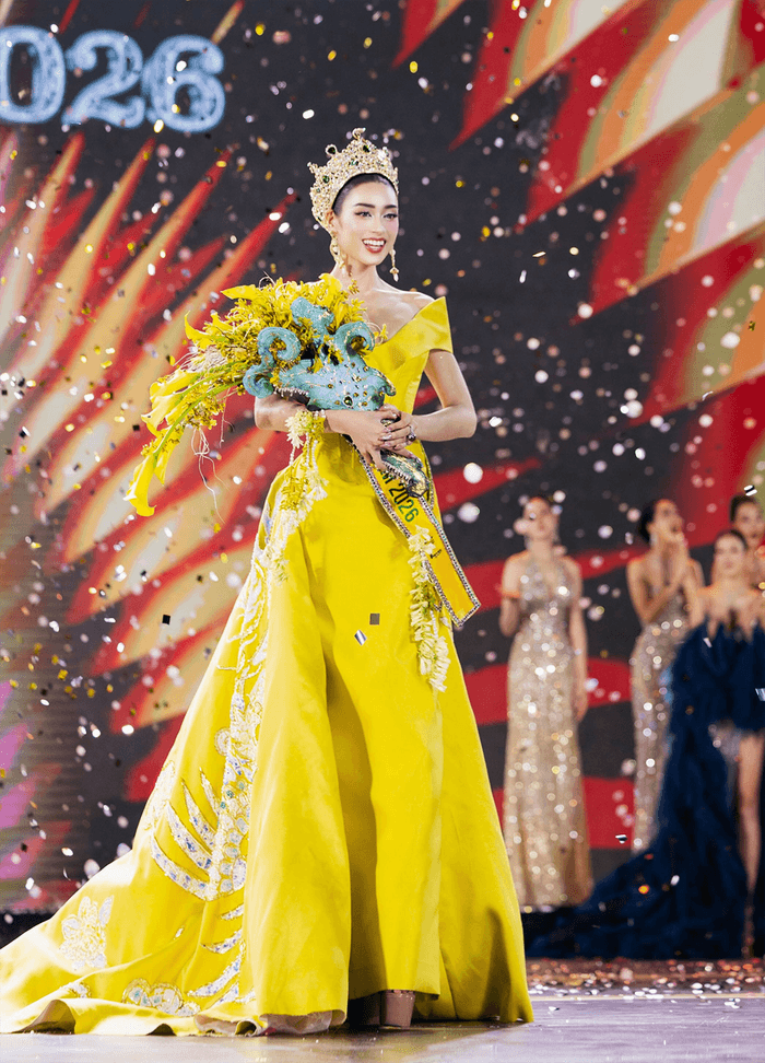 Emoura Phạm được xướng tên ở ngôi vị cao nhất tại Miss Grand Vietnam 2026.
