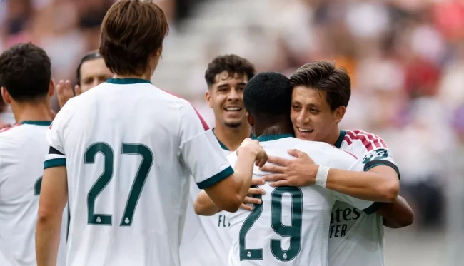 Real hòa 2-2 Fiorentina