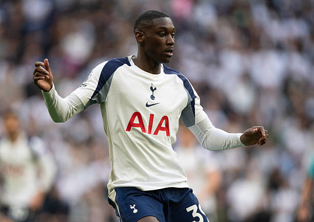 Randal Kolo Muani chuẩn bị chuyển tới Juventus