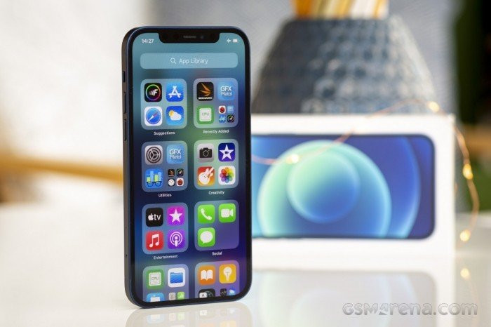 iPhone 12 với thiết kế cạnh phẳng và kết nối 5G