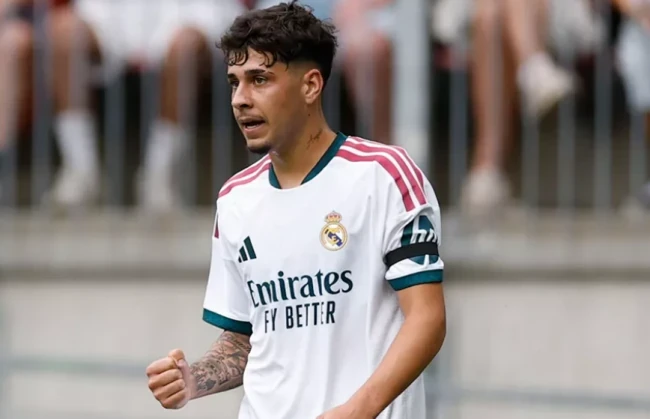 Alexis Ciria ghi bàn cho Real