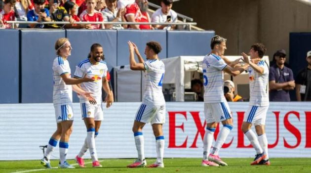 Leeds có màn ngược dòng ấn tượng trước Liverpool. Ảnh: Getty Images.