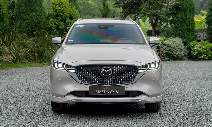 Thiết kế đầu xe Mazda CX-8 với lưới tản nhiệt mới