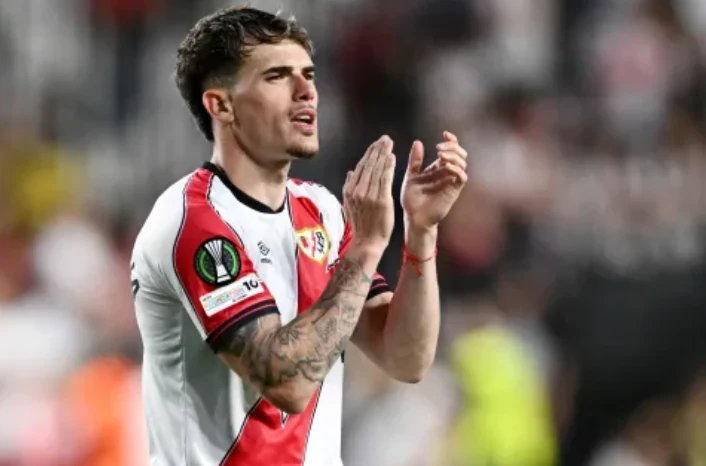 Pep Chavarria lọt tầm ngắm Chelsea.