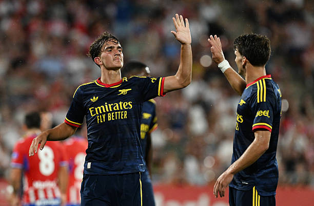 Dàn sao trẻ của Arsenal không gặp khó trước Girona.