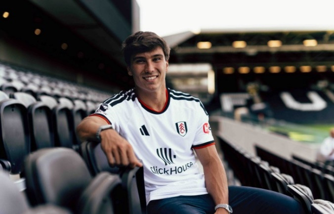 Garcia chính thức gia nhập Fulham.