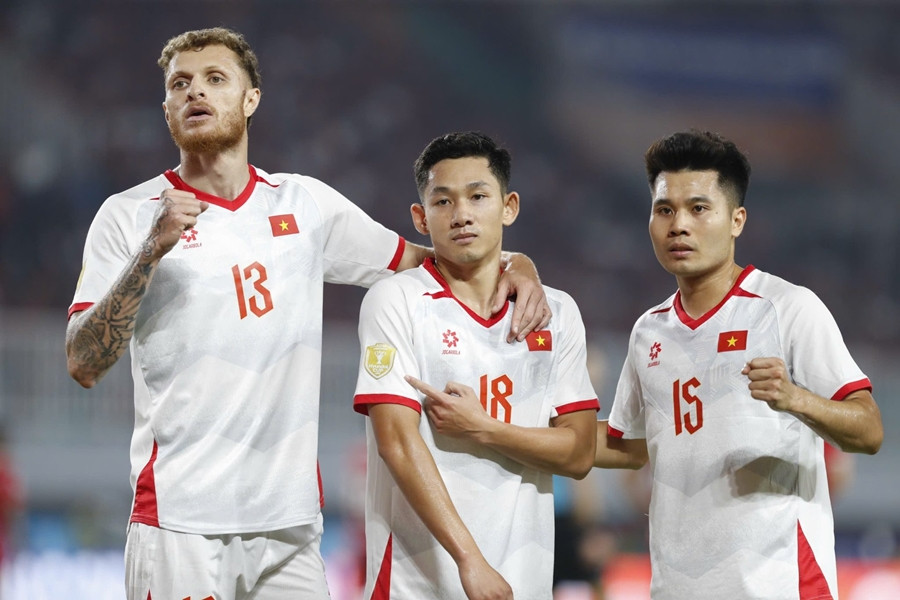 Việt Nam trình làng bộ mặt khác sau trận hòa Singapore. Ảnh: VFF.