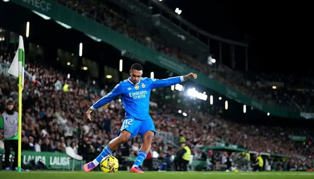 Trent Alexander-Arnold hứa hẹn sẽ bùng nổ hơn dưới thời Jose Mourinho.