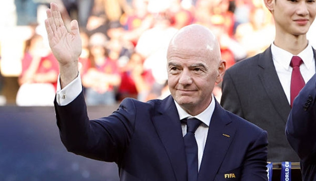 Chủ tịch FIFA Gianni Infantino đối mặt làn sóng phản đối từ các liên đoàn thành viên