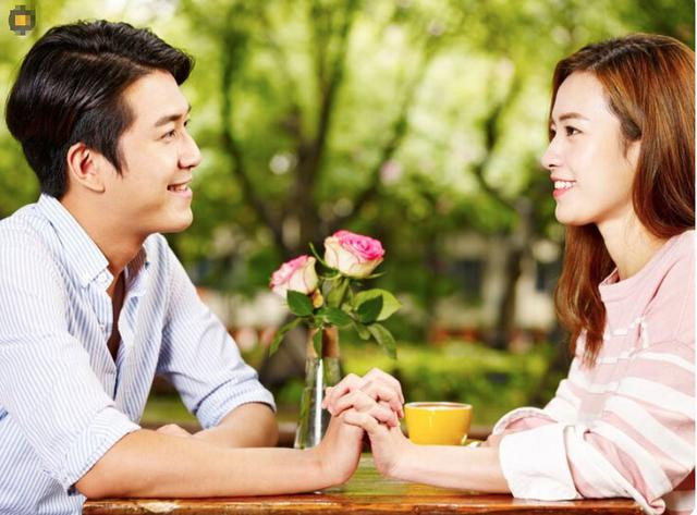 Nữ Bảo Bình thu hút đối phương nhờ nét tính cách bí ẩn và sự tự tin trong giao tiếp.