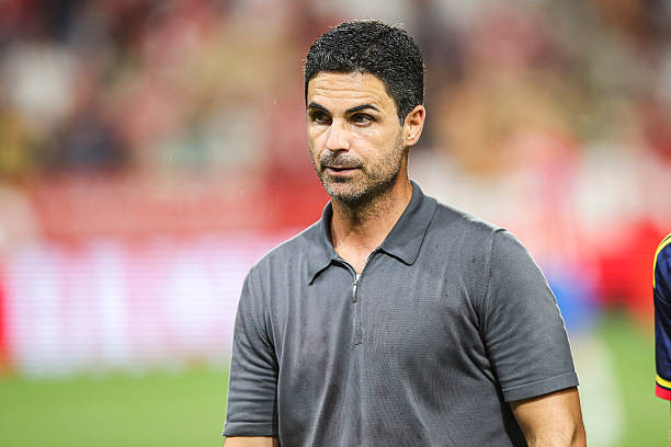 Mikel Arteta và các học trò nên phớt lờ truyền thông xứ sở sương mù