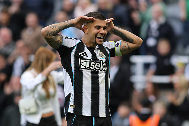 Bruno Guimaraes là bản nâng cấp cho tuyến giữa Pháo thủ. Ảnh: Getty Images.