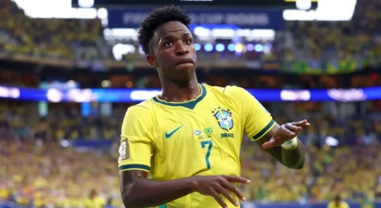 Vinicius mới chỉ mới 26 tuổi.