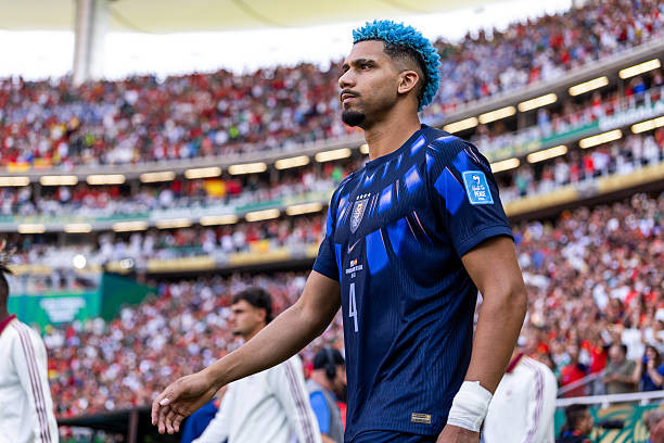 Ronald Araujo là thương vụ bất ngờ của Liverpool. Ảnh: Getty Images.