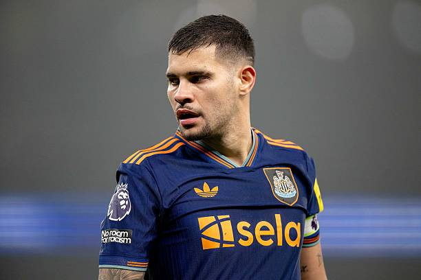 Thương vụ Bruno Guimaraes tới Arsenal gặp đôi chút trục trặc
