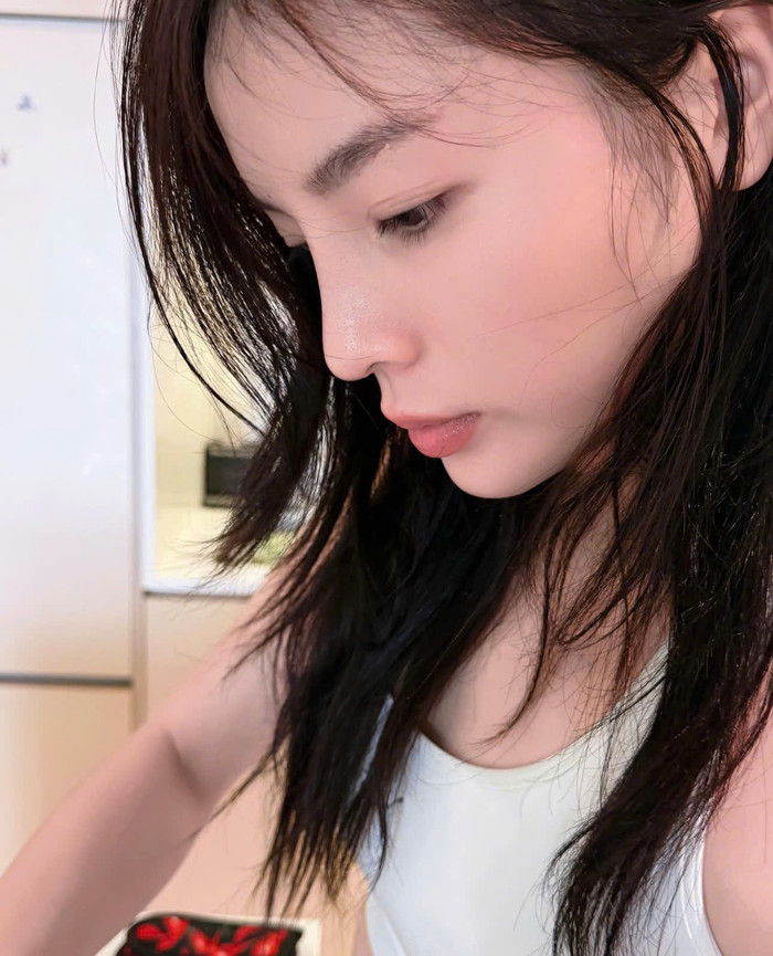 Kỳ Duyên giản dị khác với hình ảnh lộng lẫy thường thấy.