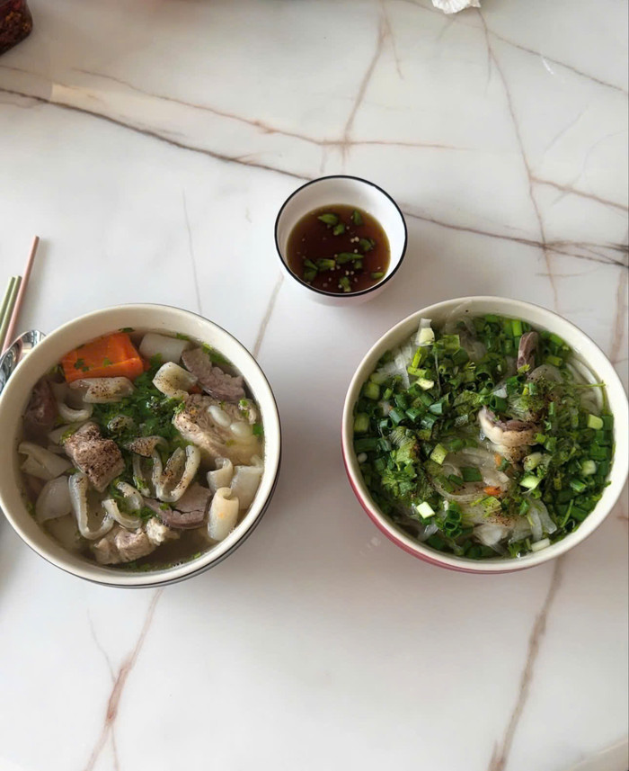 Hình ảnh tô bánh canh Kỳ Duyên nấu cho Thiên Ân.