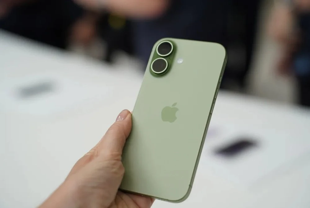 Tin đồn Apple rục rịch tăng giá iPhone 17 trước ngày ra mắt thế hệ mới khiến người dùng bất ngờ