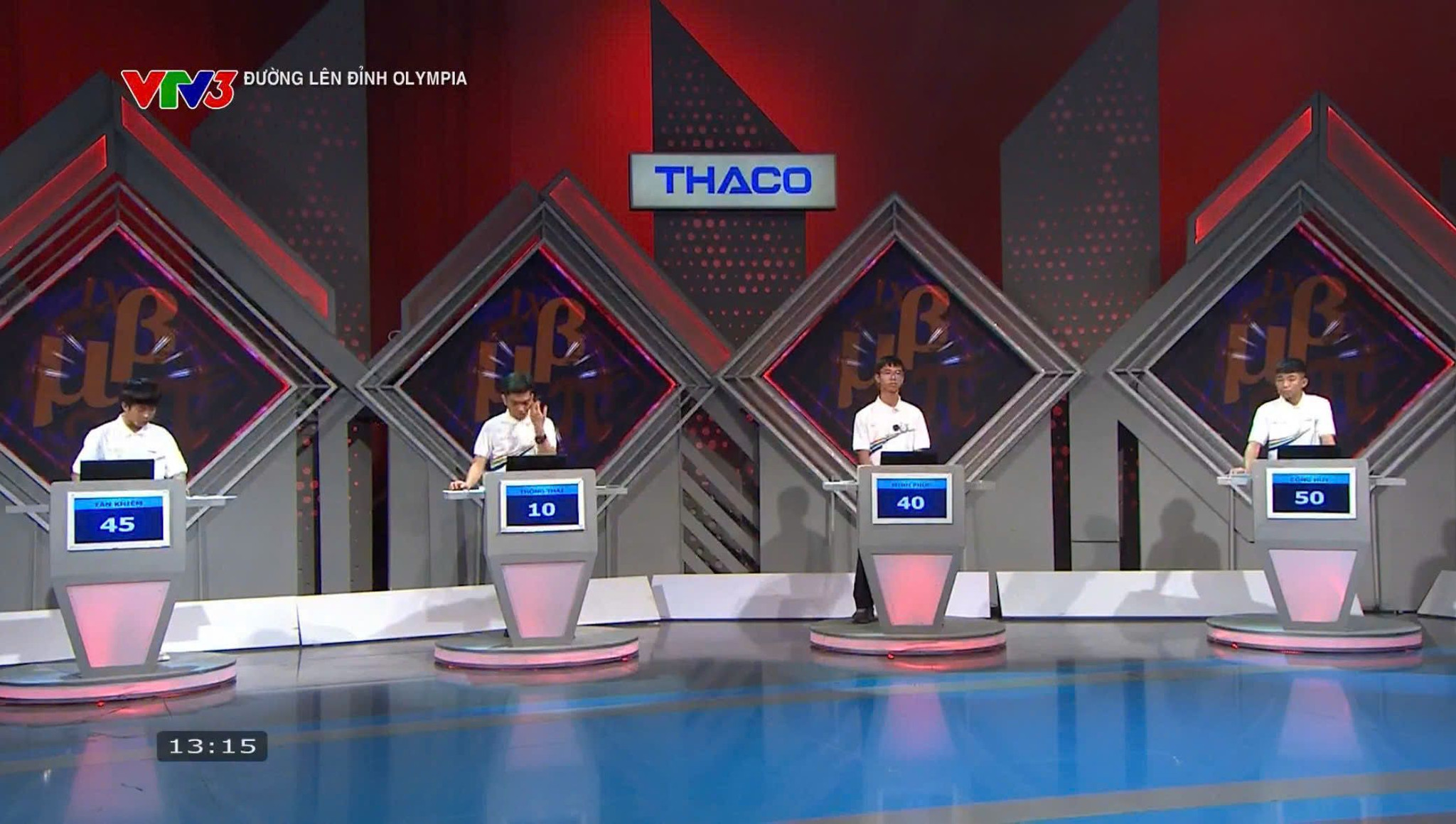 Các thí sinh trong phần thi Khởi động