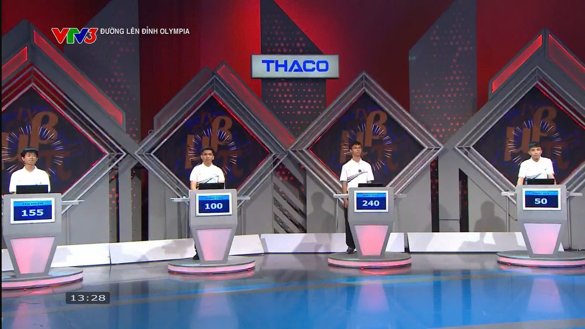 Hình ảnh các thí sinh tranh tài trong phần thi Tăng tốc