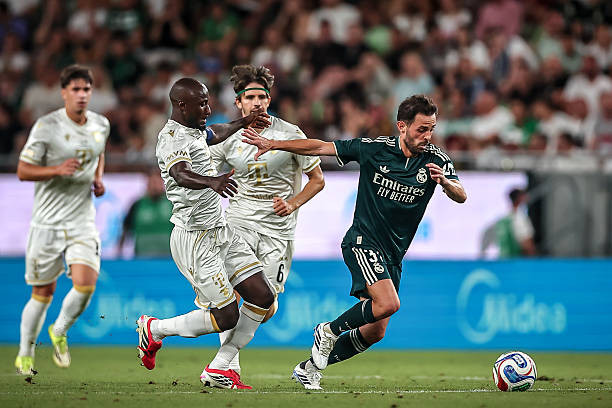 Silva có trận ra mắt Real.