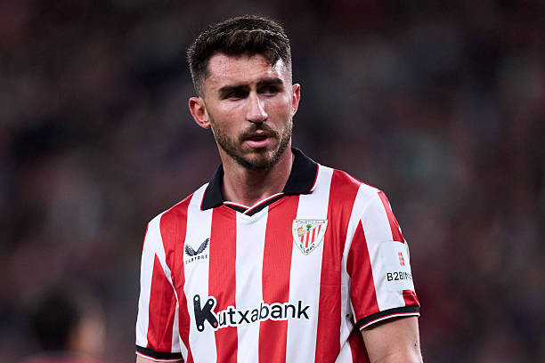 Barcelona dành sự quan tâm cho Aymeric Laporte.