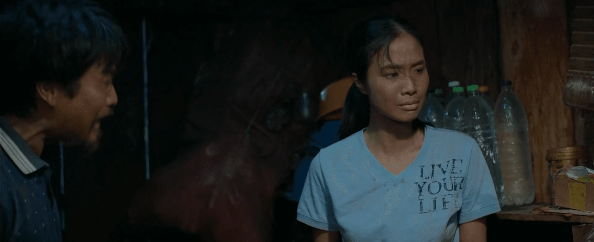 Y Liên kịp thời giúp đỡ Y Chiêm thoát khỏi nguy hiểm trong tập 22 Trời cao nguyên xanh