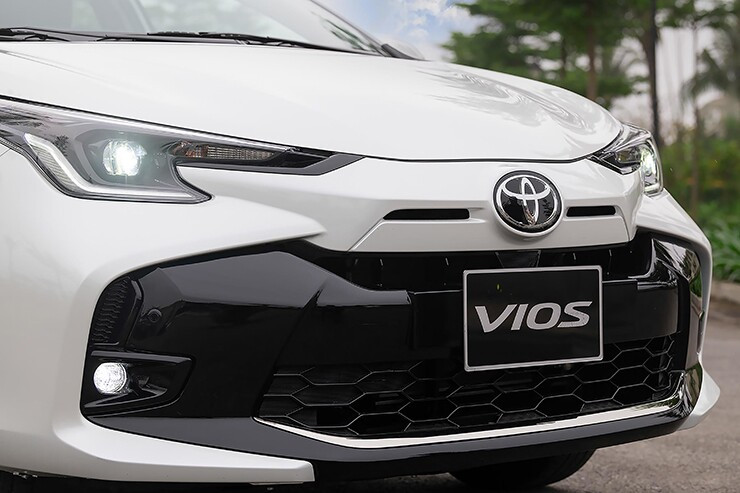 Mâm đúc 15 inch họa tiết thể thao trên Toyota Vios 2026
