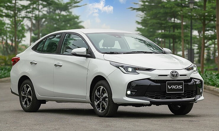 Đầu xe Toyota Vios 2026 với lưới tản nhiệt mới