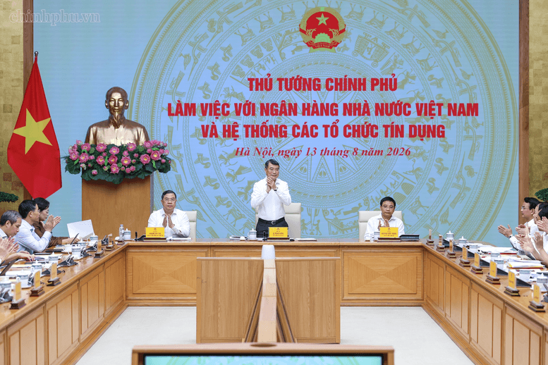 Thủ tướng làm việc với NHNN và các TCTD sáng 13/8