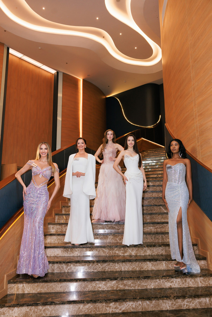 Thí sinh Miss World tại lễ nhận sash, bắt đầu hành trình chinh phục vương miện.
