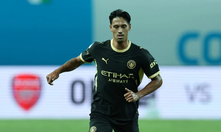 Tijjani Reijnders chuẩn bị rời Man City.
