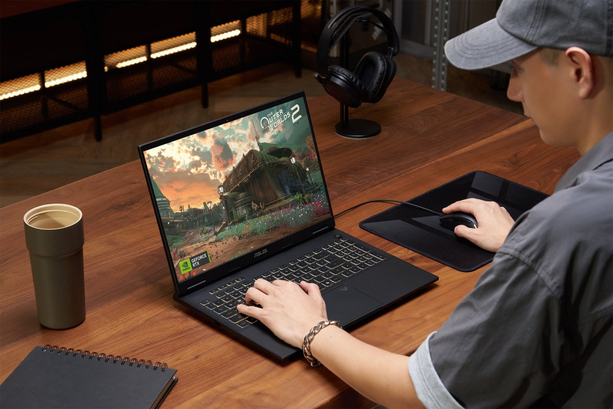 Trang bị card đồ họa NVIDIA GeForce RTX 50 Series và màn hình 144Hz