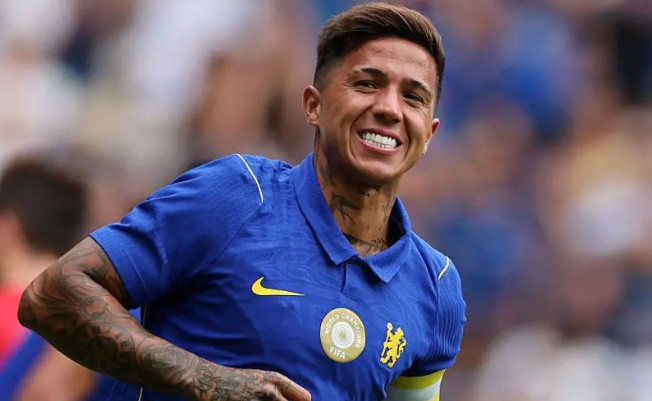 Enzo Fernandez bị cổ động viên la ó. Ảnh: Getty.
