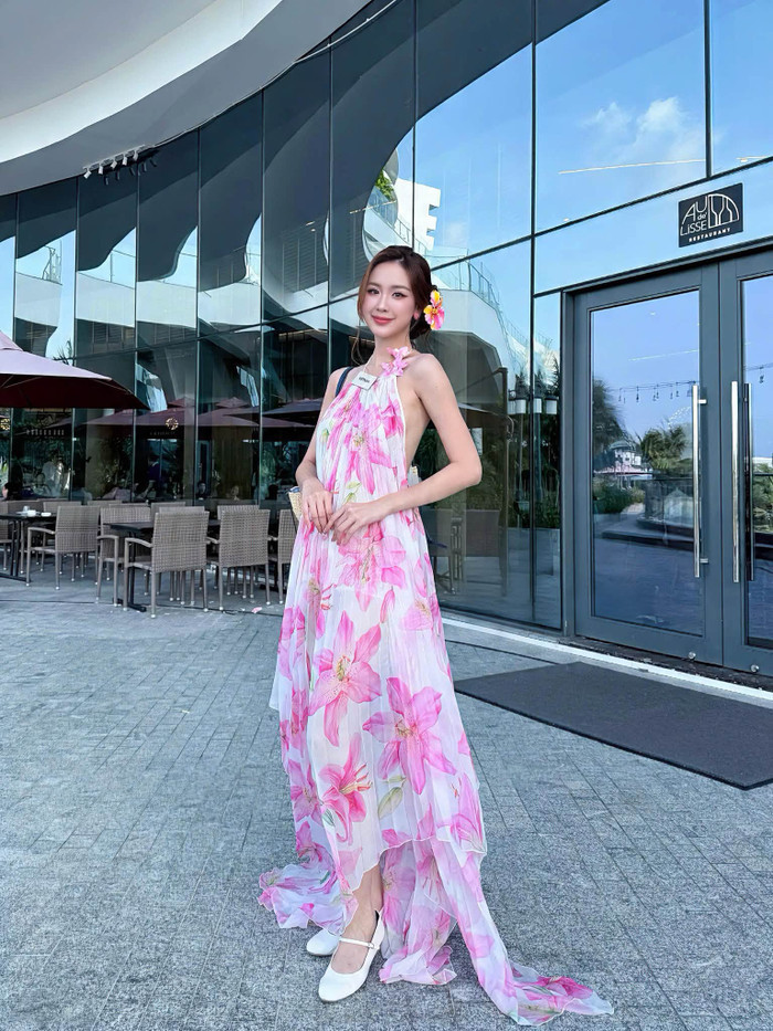 Bảo Ngọc phân vân chọn kiểu tóc cho chung kết Miss World