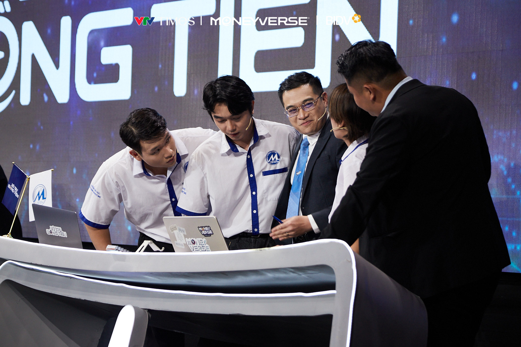 Vũ trụ đồng tiền 2026 chính thức lên sóng - Tập 1 vòng Tứ kết: Hố đen danh tính- Ảnh 7.