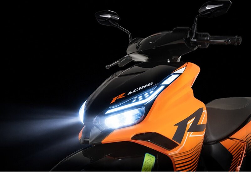 Hệ thống đèn LED xe Yadea Velax P