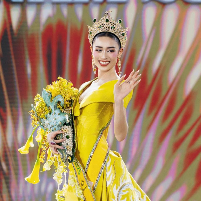 Emoura Phạm đăng quang Miss Grand Vietnam 2026.