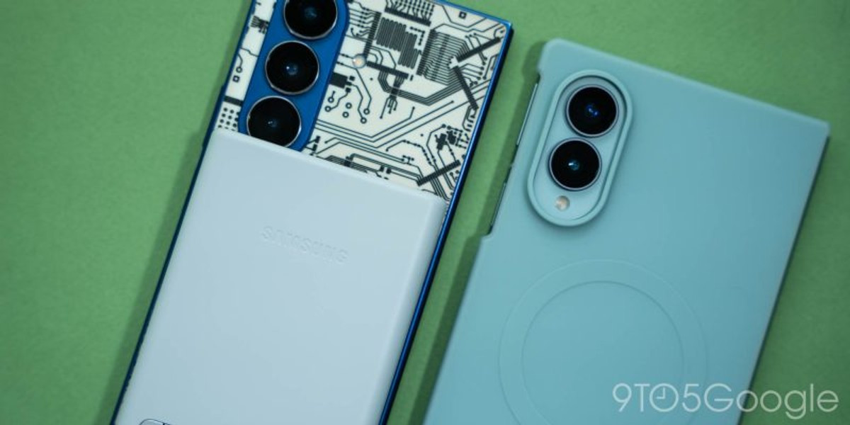 Phụ kiện sạc dự phòng từ tính của Samsung khi gắn vào Galaxy Z Fold 8 bị cấn cụm camera