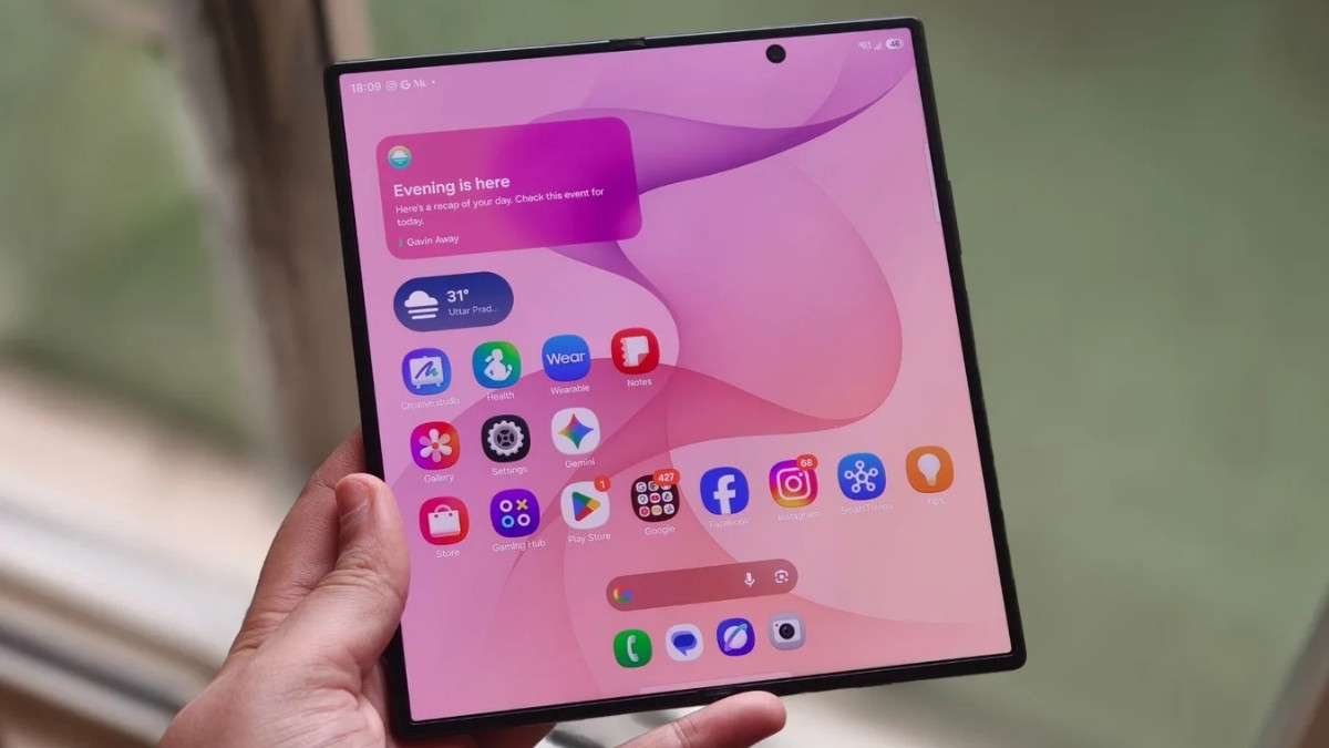 Màn hình của Galaxy Z Fold8 Ultra cực kỳ sắc nét nhưng chi phí sửa chữa cũng đắt đỏ không kém