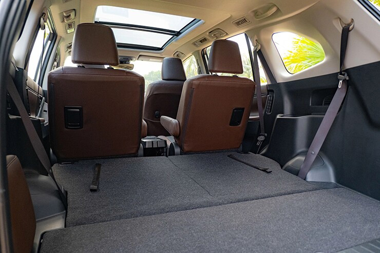 Hàng ghế thương gia trên phiên bản Toyota Innova Cross Hybrid