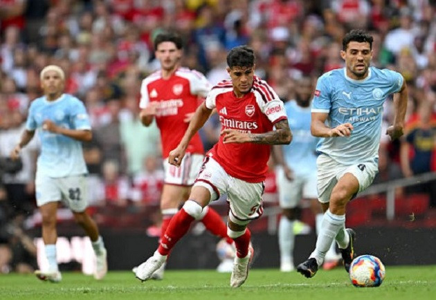 Tuyến giữa của Man City cần một cách chơi mới khi không có Rodri