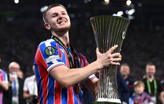 Adam Wharton là mục tiêu khả dĩ với Chelsea. Ảnh: Getty.