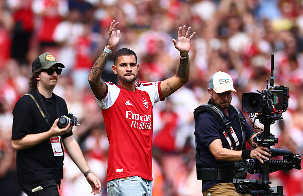 Bruno Guimaraes là bom tấn mùa hè của Arsenal.