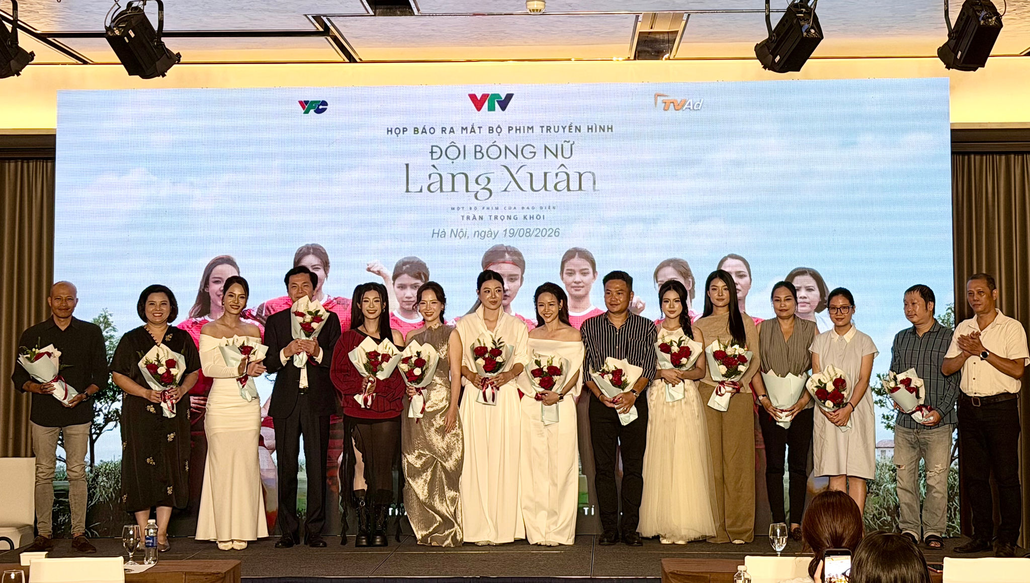 Phim Đội bóng nữ làng Xuân quy tụ dàn diễn viên quen thuộc