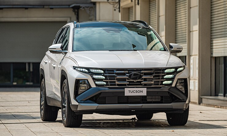 Thiết kế đầu xe Hyundai Tucson 2026 với dải đèn LED ẩn độc đáo