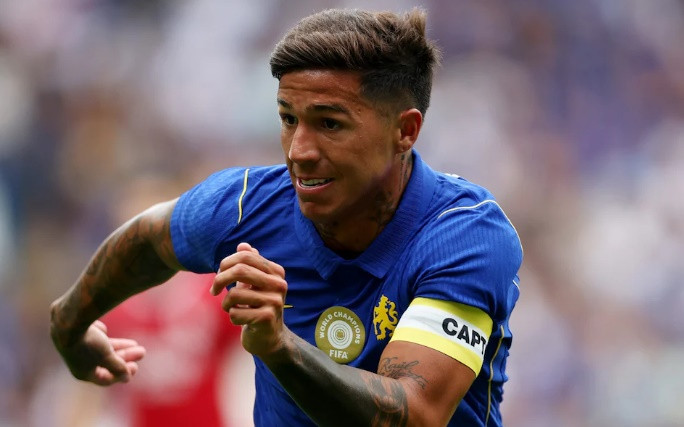 Enzo Fernandez đứng trước đồn đoán chuyển nhượng sang Man City
