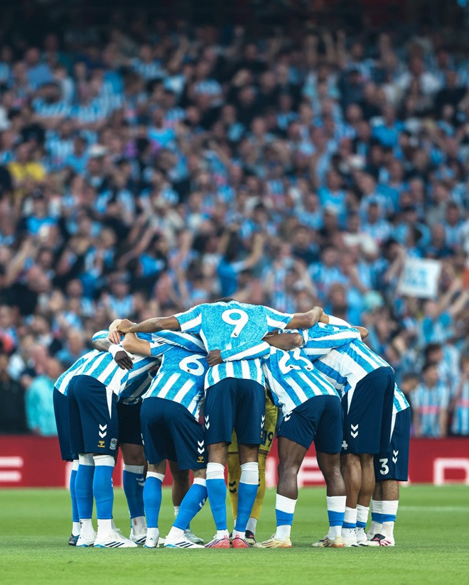 Coventry City đối mặt nhiều thách thức trong cuộc chiến trụ hạng