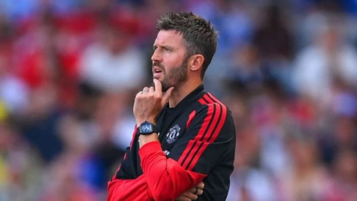 HLV Michael Carrick hài lòng với chiến lược chuyển nhượng của Man United